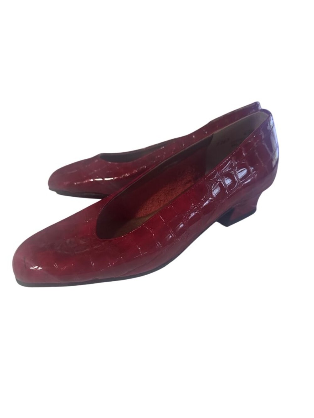 Vintage California Magdasian red Crocodile print leather pumps size 6.5W